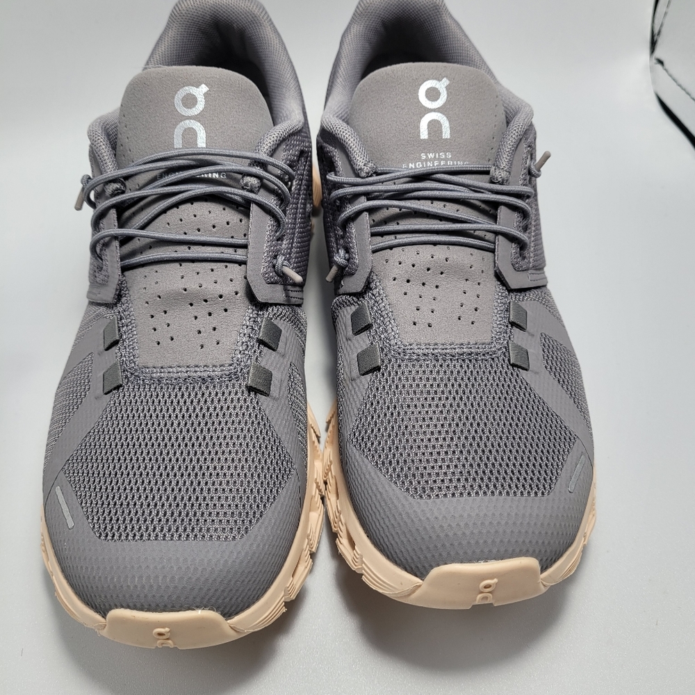 One cloud shoes 7 women's like new